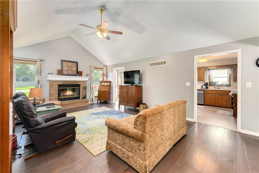 1204 NE Hunters Road — photo 9