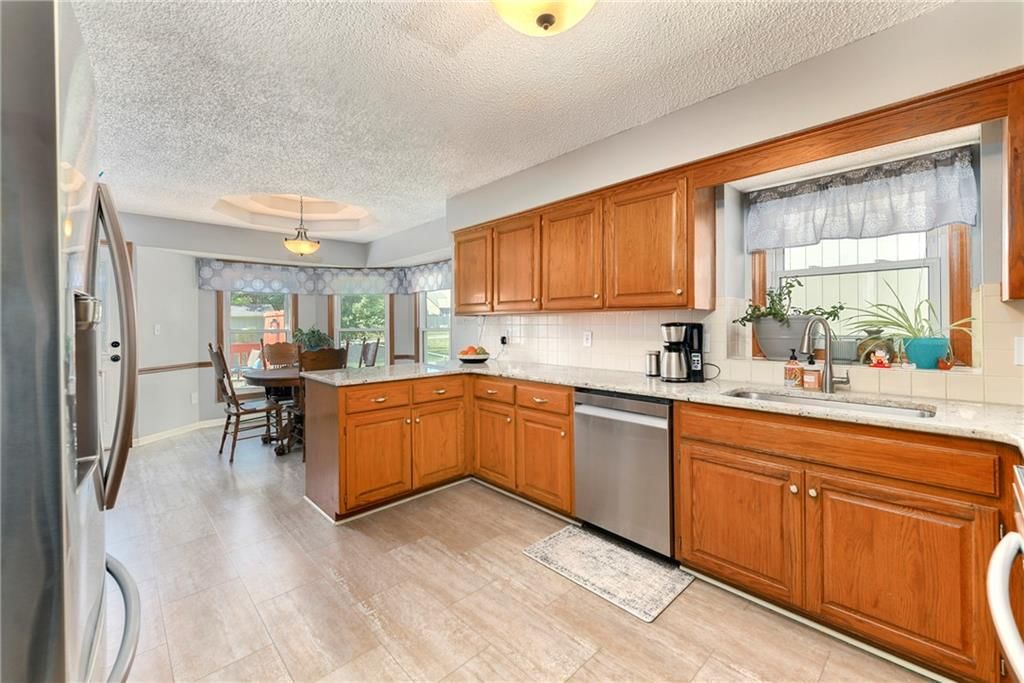 1204 NE Hunters Road — photo 12