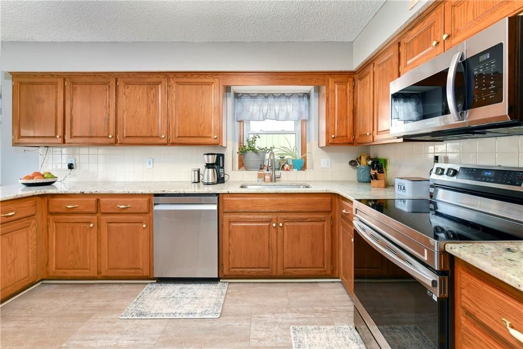 1204 NE Hunters Road — photo 16