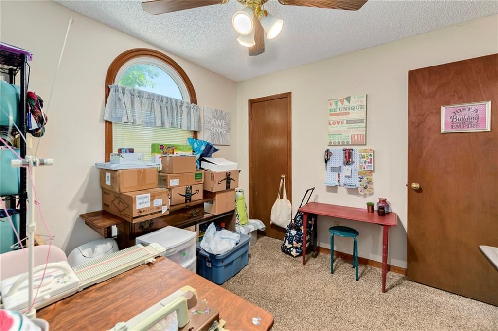 1204 NE Hunters Road — photo 23