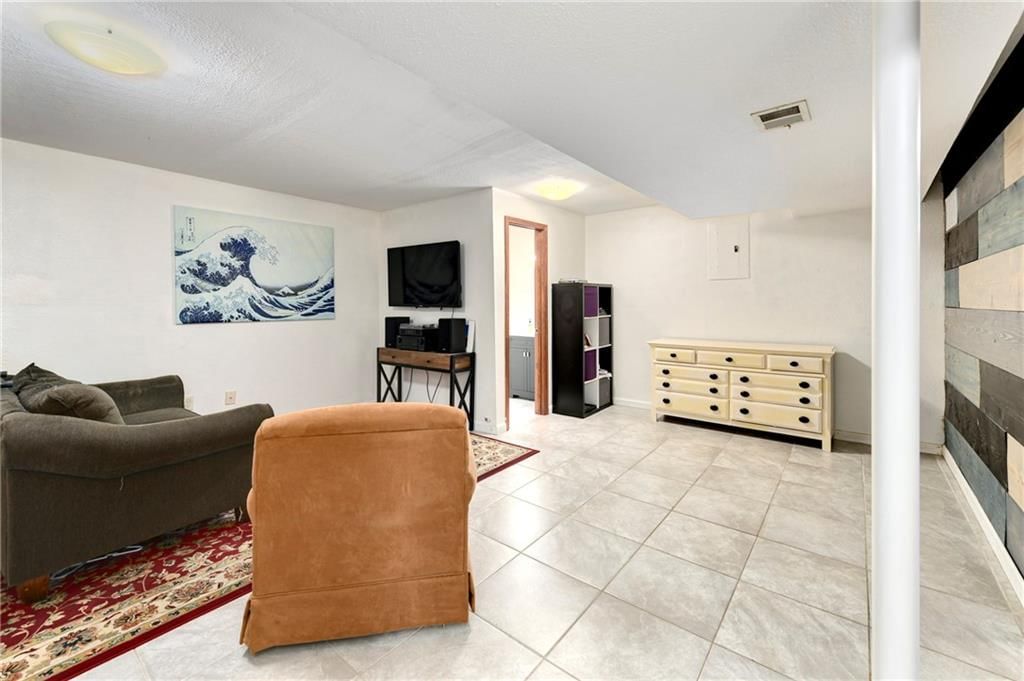 1204 NE Hunters Road — photo 30
