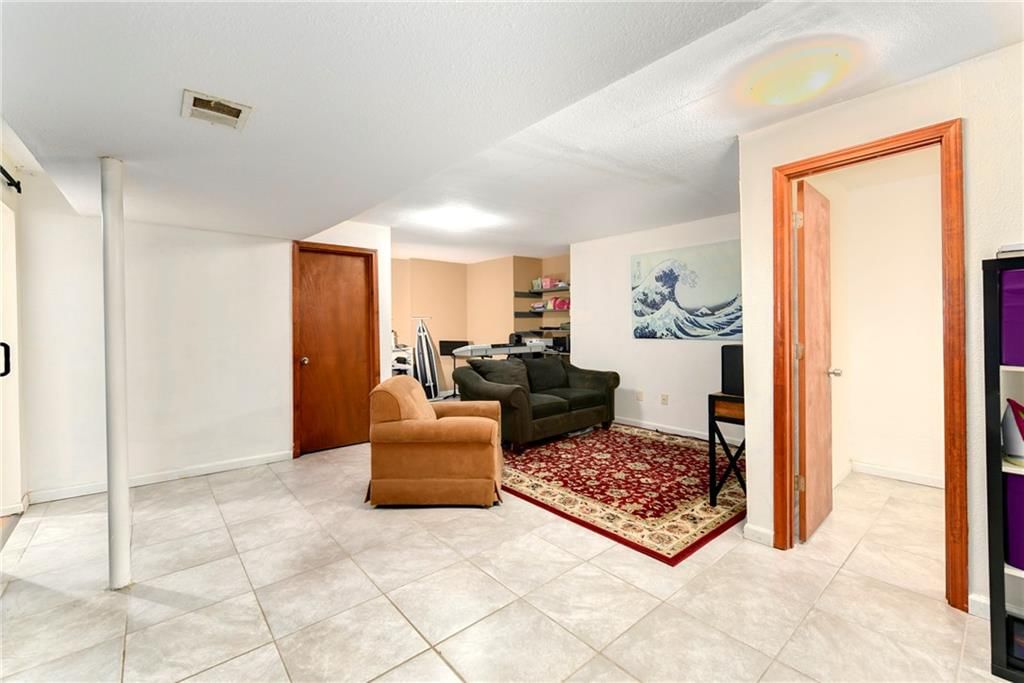 1204 NE Hunters Road — photo 31