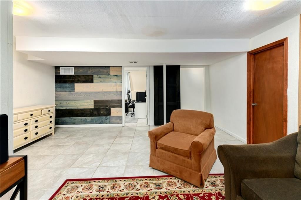 1204 NE Hunters Road — photo 32