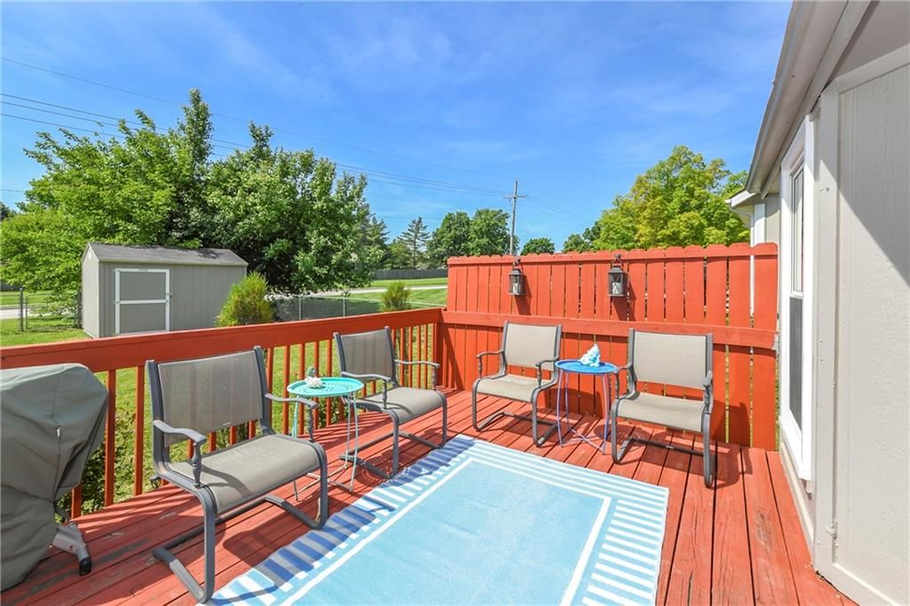 1204 NE Hunters Road — photo 36