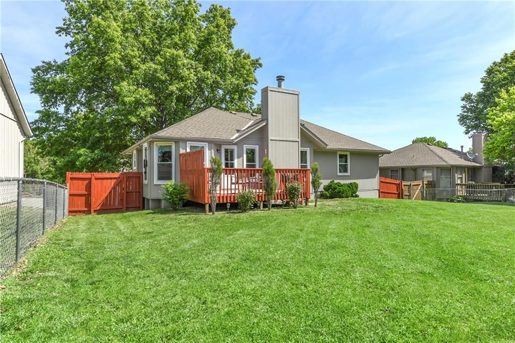 1204 NE Hunters Road — photo 39