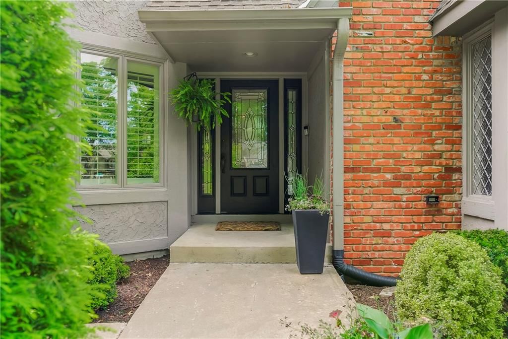 8304 W 99th Street — photo 2