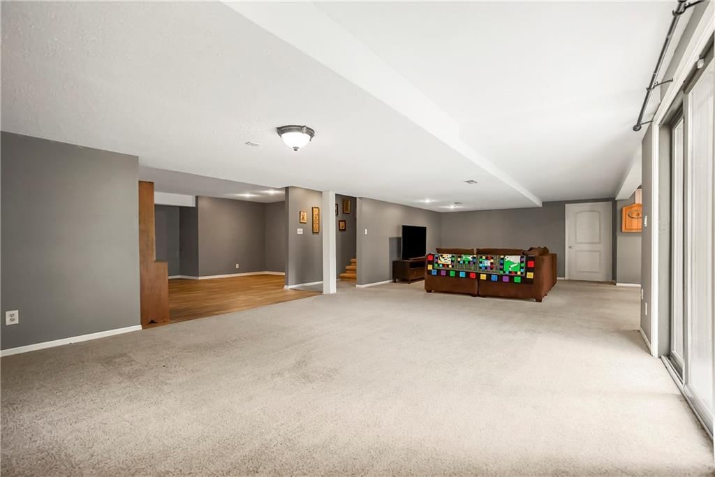 8304 W 99th Street — photo 29