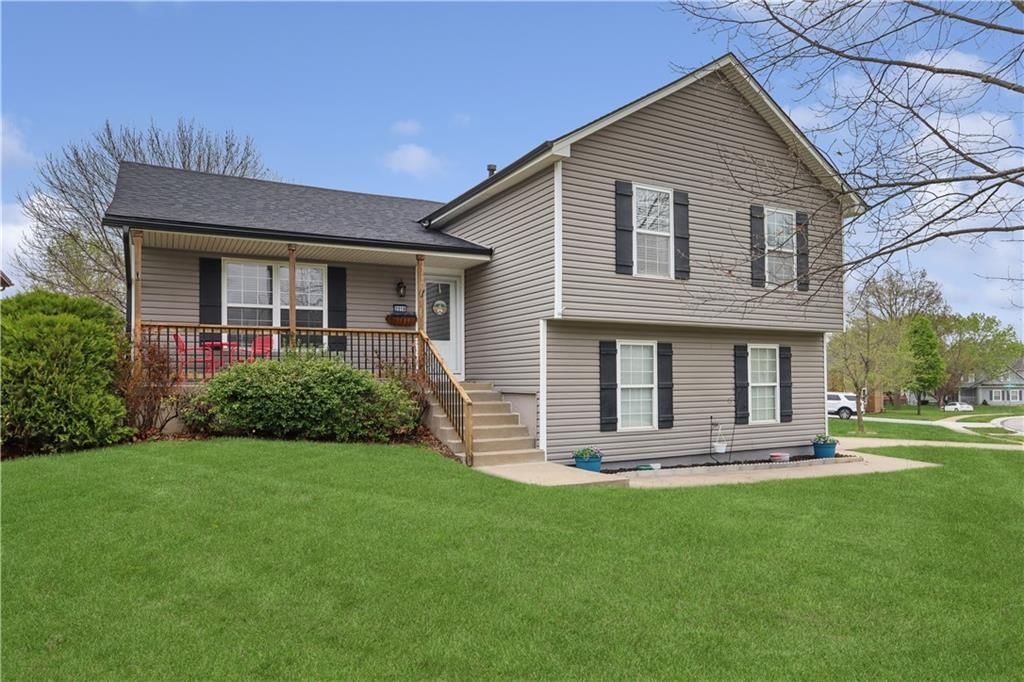 2518 SE Kimbrough Court, Lee's Summit, MO