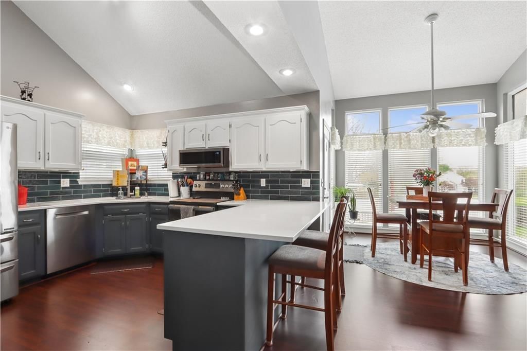 2518 SE Kimbrough Court — photo 5