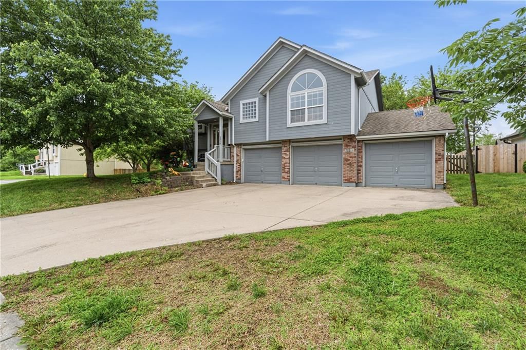 2316 SW Tracker Lane — photo 2