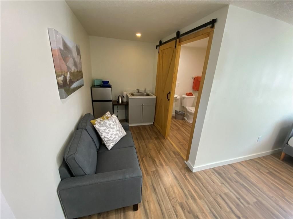 8705 E 63rd Trafficway — photo 4