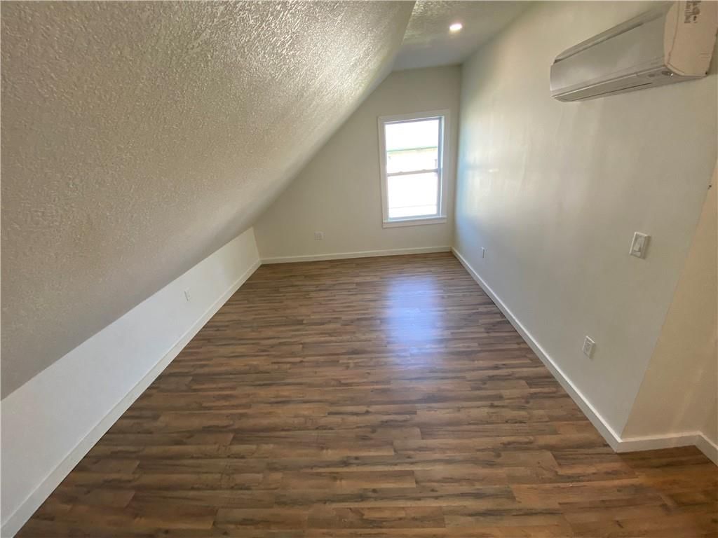8705 E 63rd Trafficway — photo 37