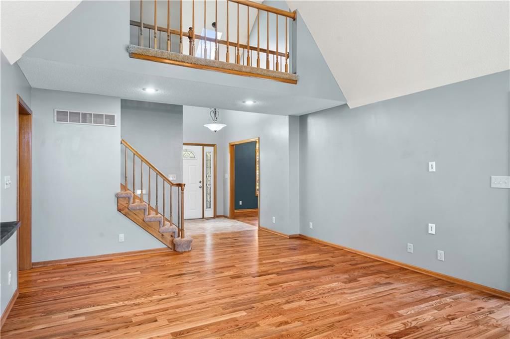 1720 Paddock Drive — photo 5