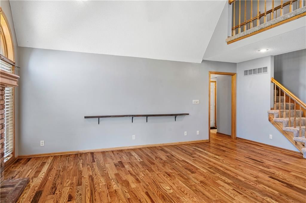 1720 Paddock Drive — photo 8