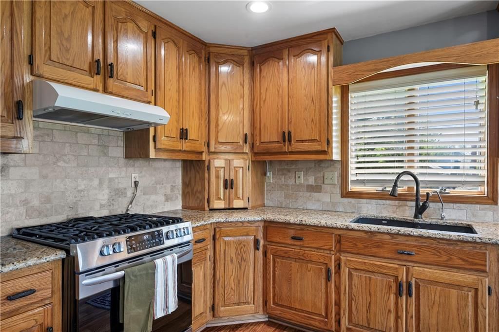 1720 Paddock Drive — photo 17