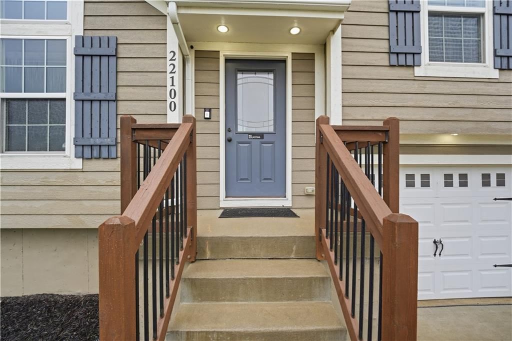 22100 Crystal Avenue — photo 2