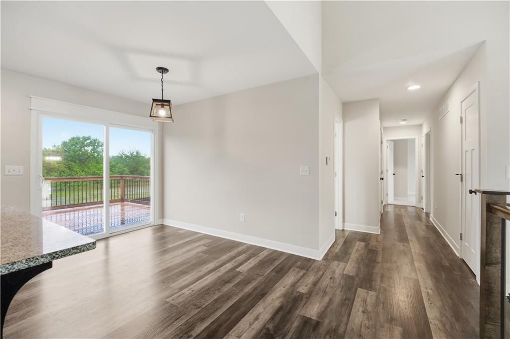 22100 Crystal Avenue — photo 9