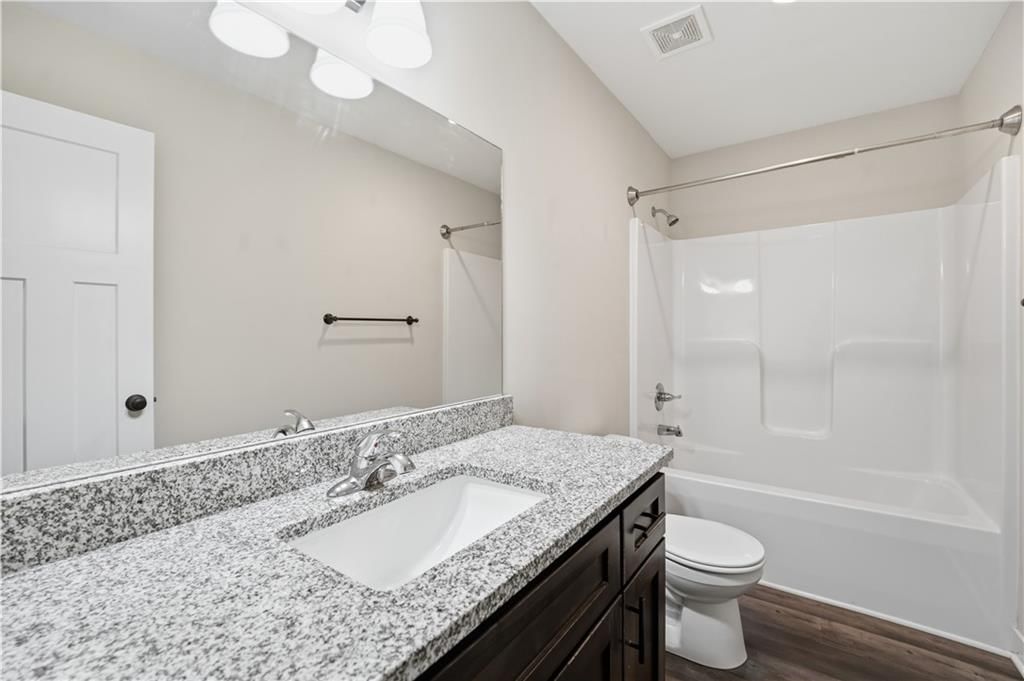22100 Crystal Avenue — photo 11