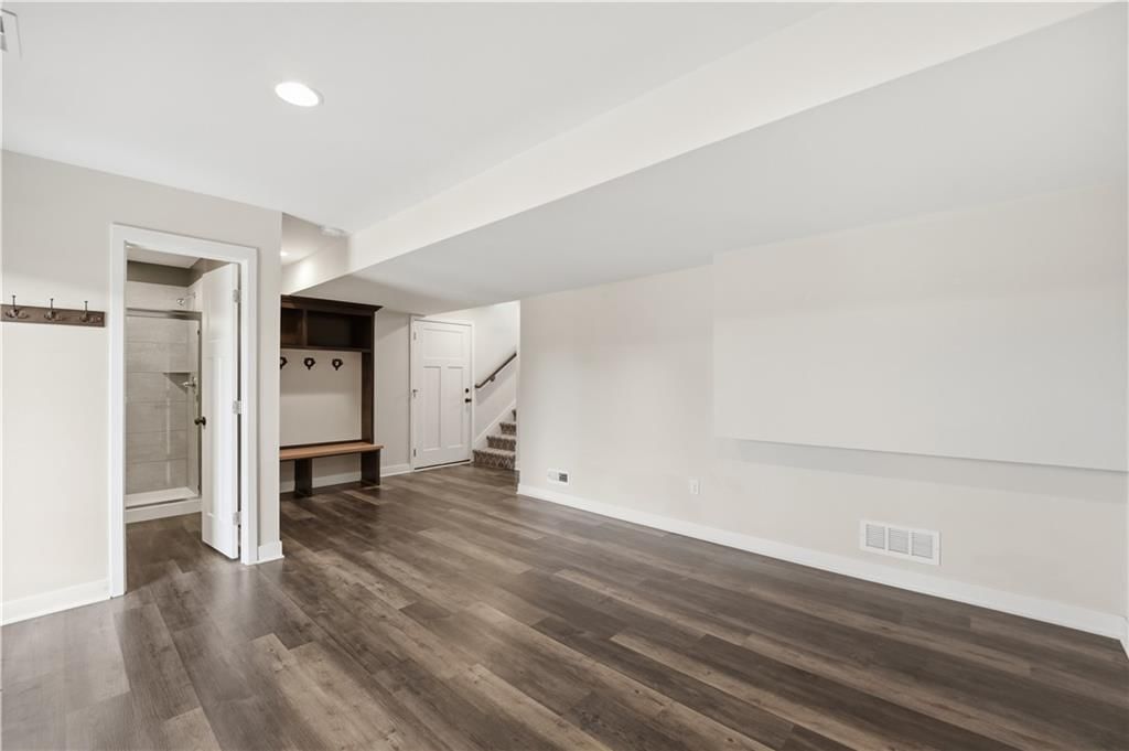 22100 Crystal Avenue — photo 18