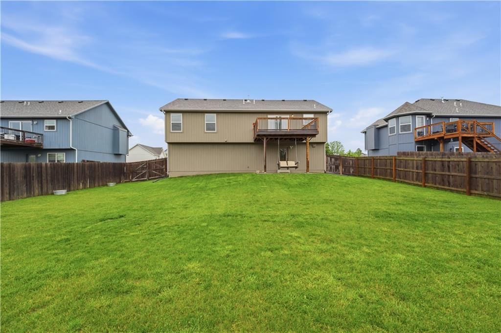 22100 Crystal Avenue — photo 22