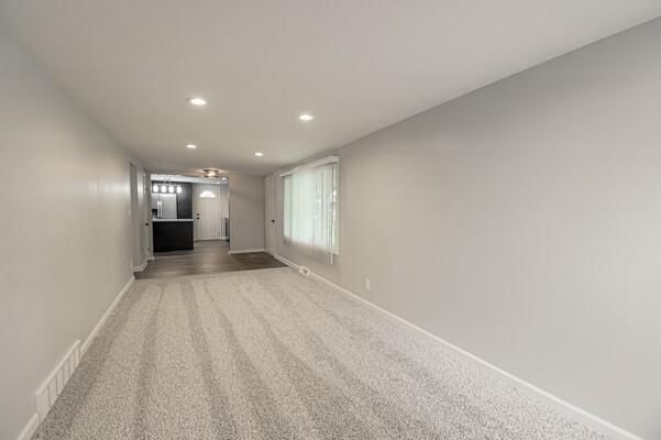 4833 FARLEY Avenue — photo 7