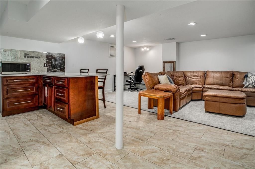 2817 Collin Street — photo 18