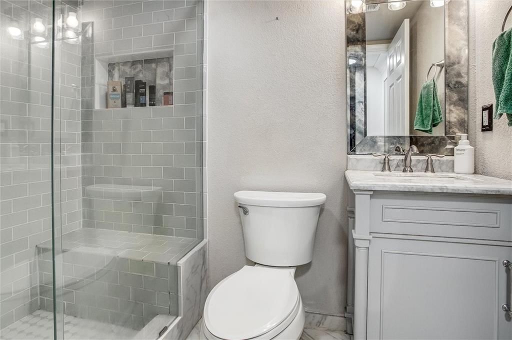 2817 Collin Street — photo 22