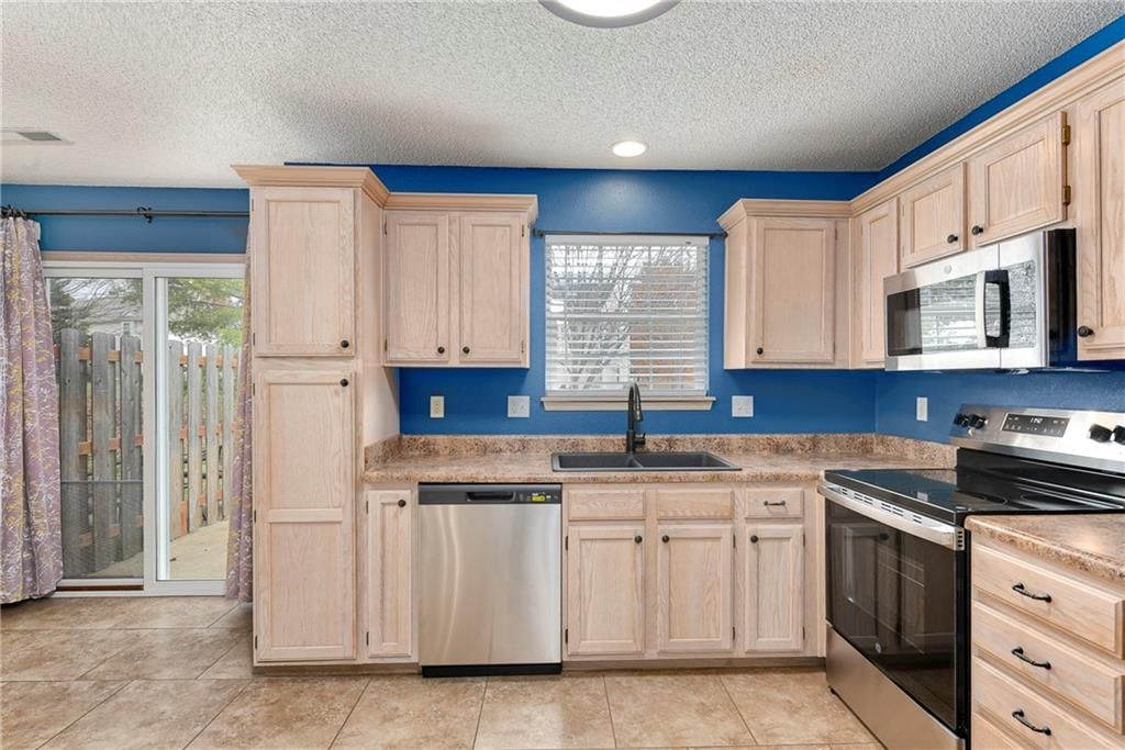 1327 SE Broadway Circle — photo 11