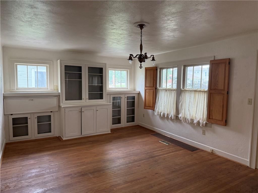 210 S Scott Avenue — photo 10