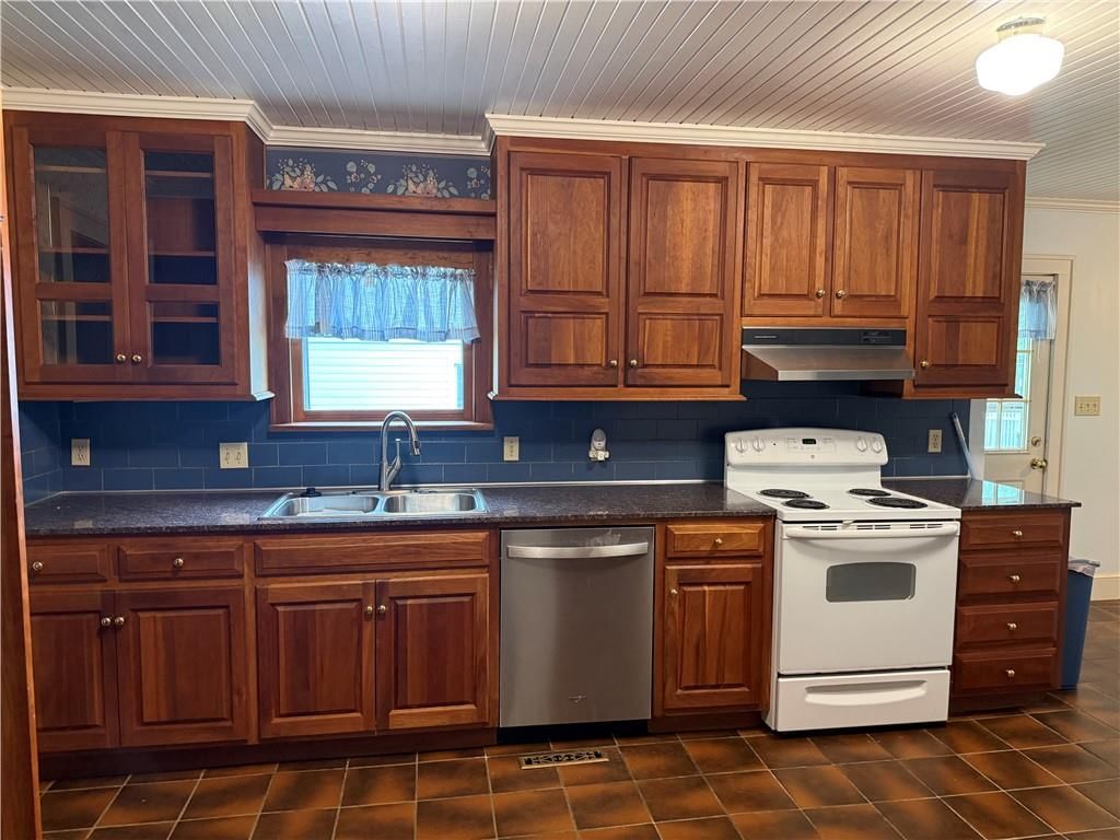 210 S Scott Avenue — photo 13