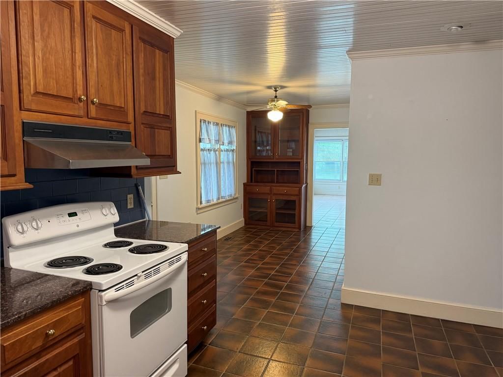 210 S Scott Avenue — photo 14