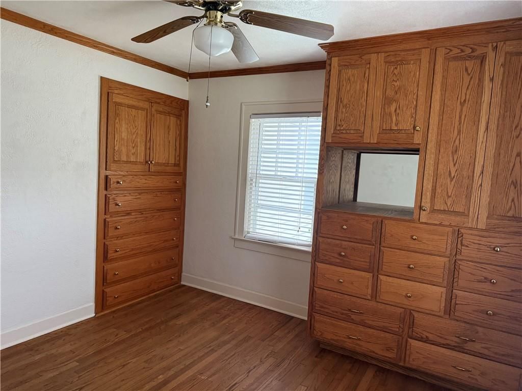 210 S Scott Avenue — photo 17