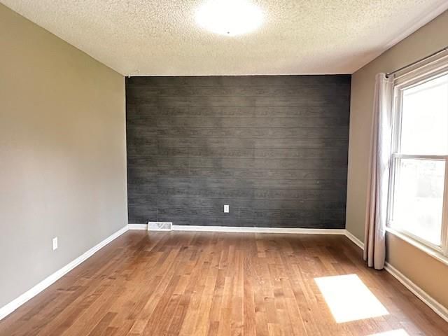 504 NE Stonewall Drive — photo 14