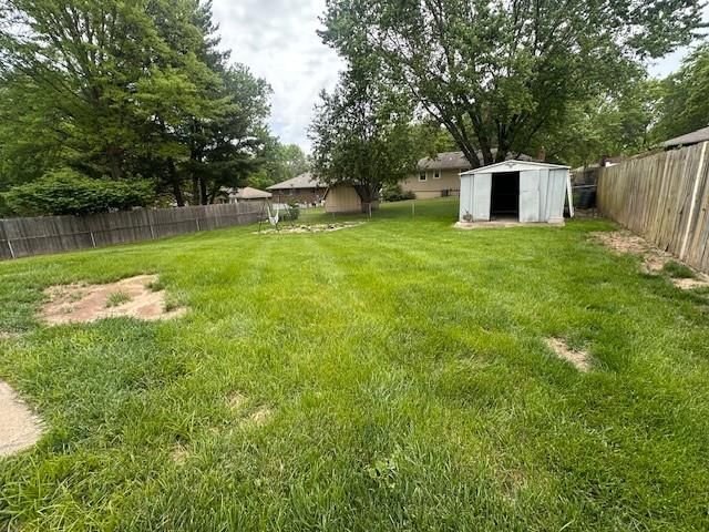 504 NE Stonewall Drive — photo 24