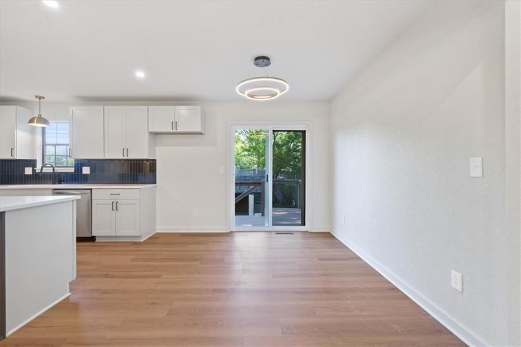 332 Flagstone Drive — photo 6