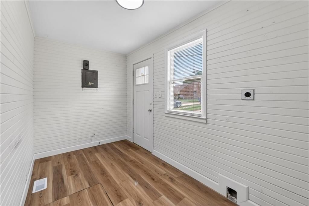 506 E 1st Street — photo 30