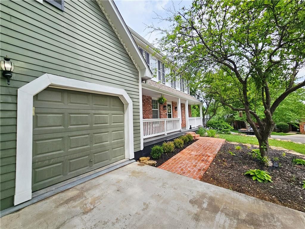 8638 Greenwood Lane — photo 4