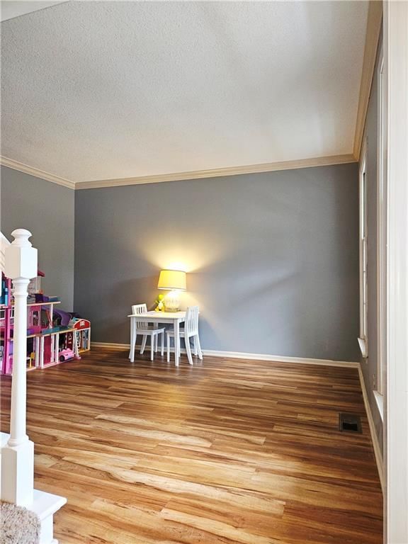 8638 Greenwood Lane — photo 8