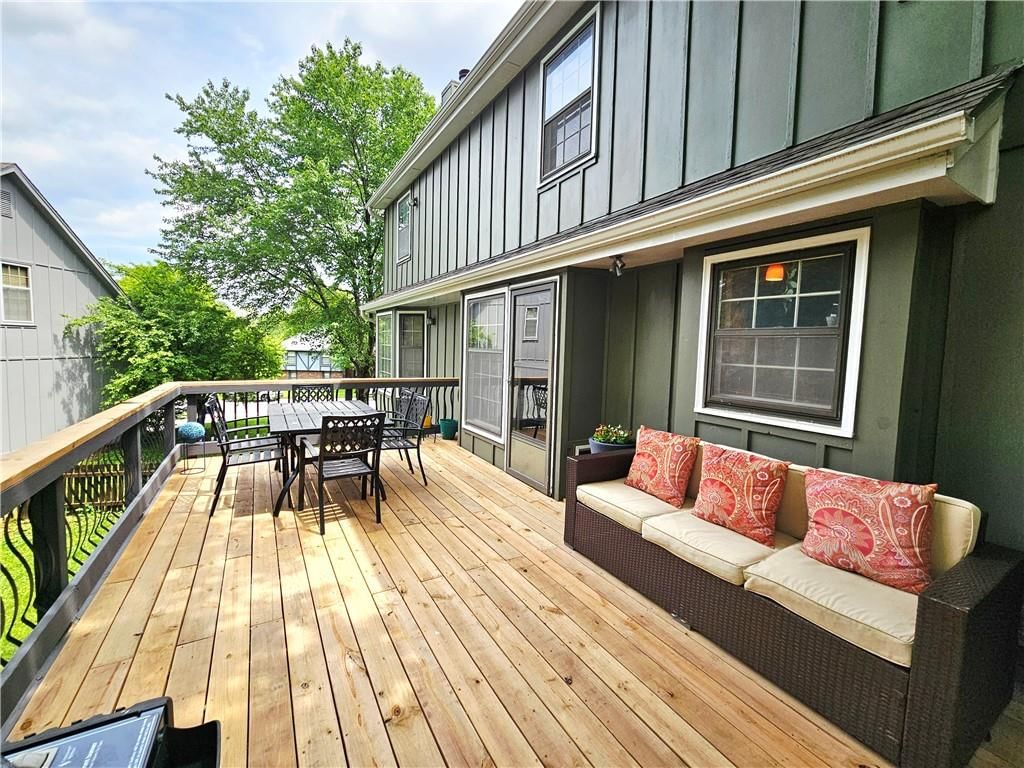 8638 Greenwood Lane — photo 32