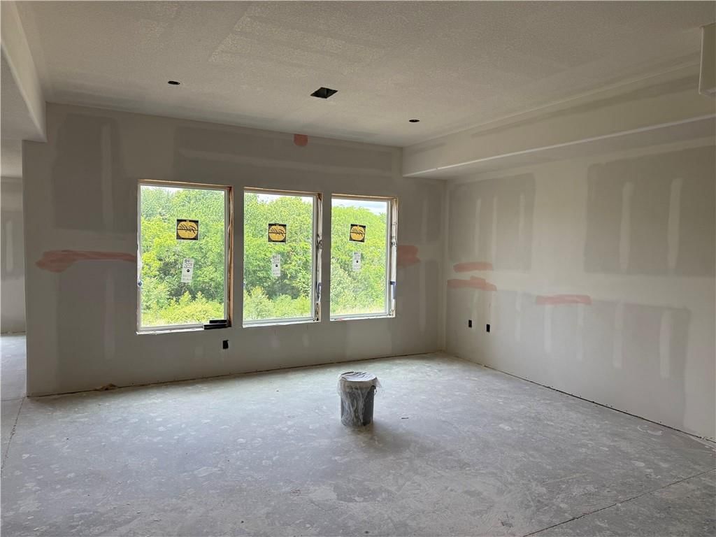 7918 Round Prairie Street — photo 32