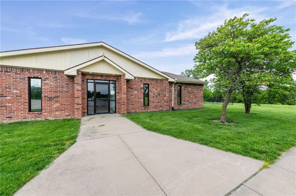 12320 Parallel Parkway — photo 7