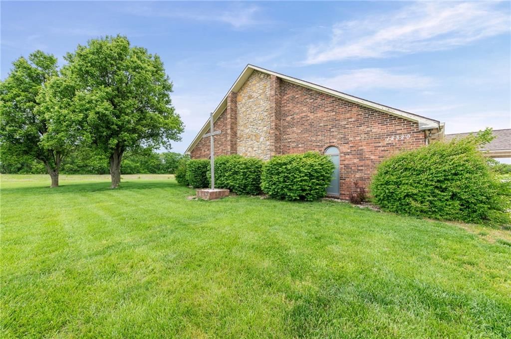 12320 Parallel Parkway — photo 11