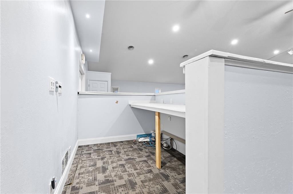 12320 Parallel Parkway — photo 21