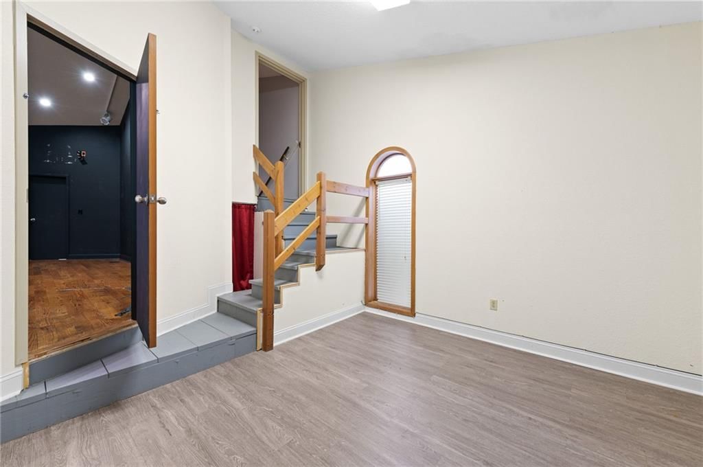 12320 Parallel Parkway — photo 25