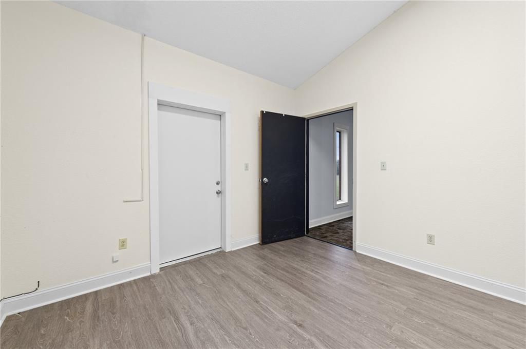 12320 Parallel Parkway — photo 26