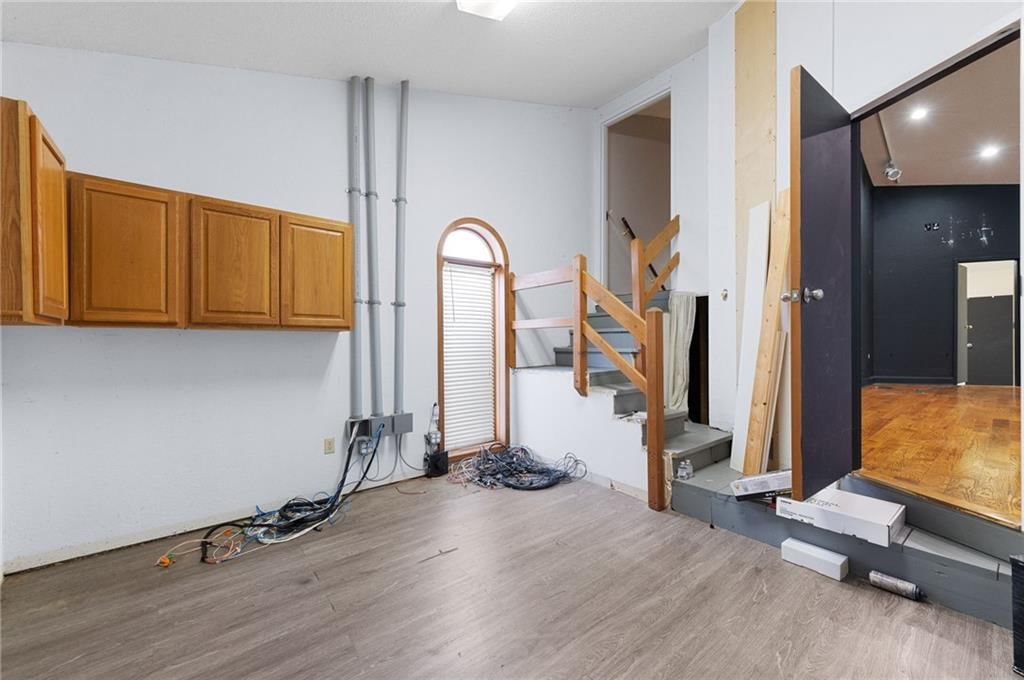 12320 Parallel Parkway — photo 29