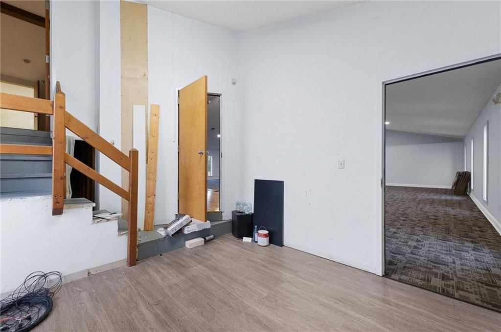 12320 Parallel Parkway — photo 30