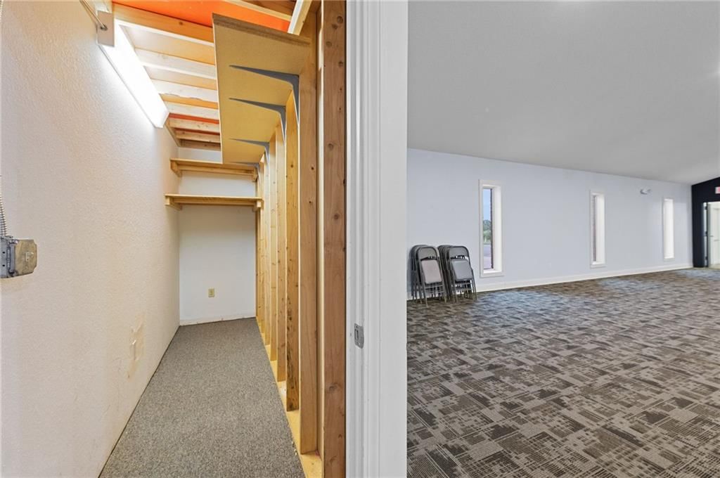 12320 Parallel Parkway — photo 32