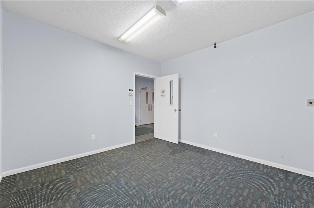 12320 Parallel Parkway — photo 35