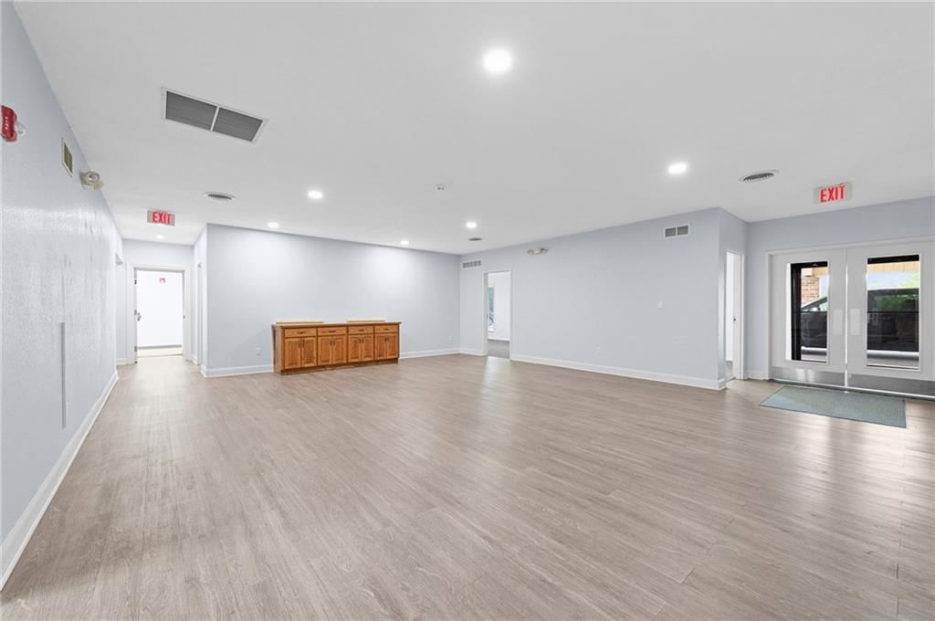 12320 Parallel Parkway — photo 36
